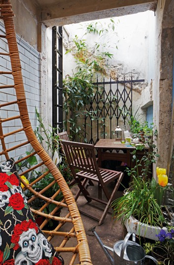 WCHousegarden_2303919k.jpg
